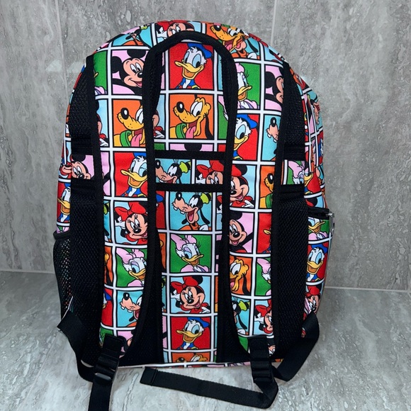 Disney traveler backpack like new ! - Picture 4 of 9